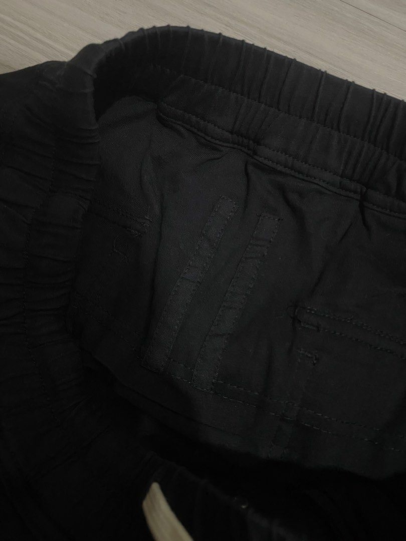 Rick owens (Category: Shorts) located in Manila. Submitted by hell_market (Listing ID 1467743098, Image 2). Description: .