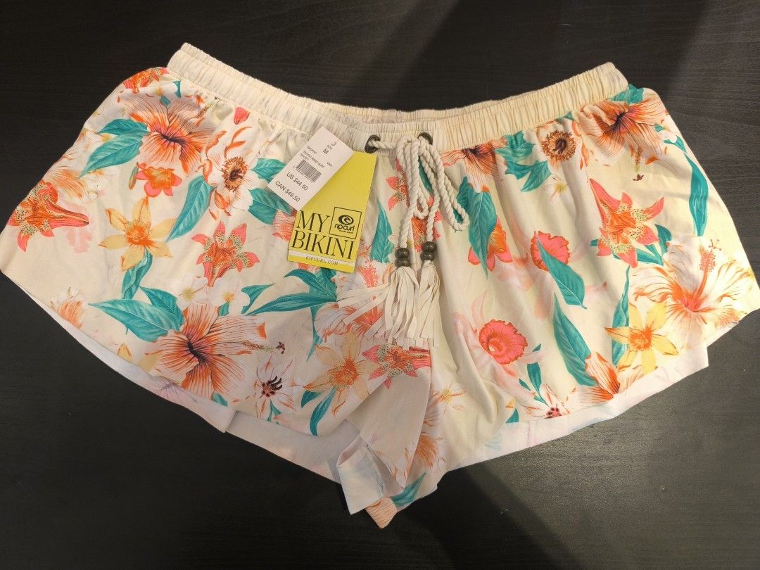 Rip Curl "My Bikini" floral beach shorts (Category: Bikinis & Swimsuits) located in Alcantara. Submitted by 2jongthebestseller (Listing ID 1467658410, Image 1). Description: brandnew with tag nagdedeclutter lng.