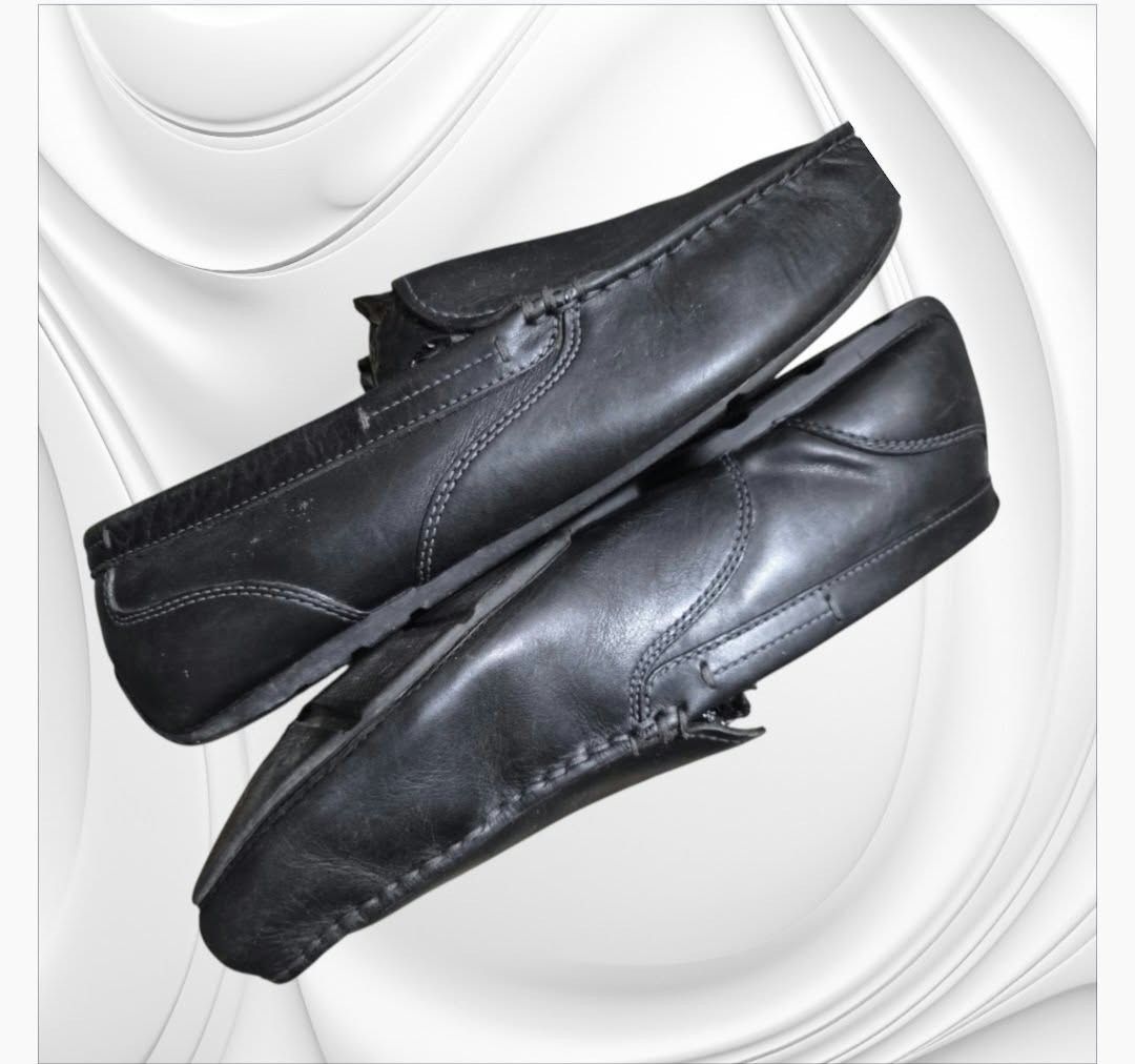 Rockport leather driving loafers (Category: Casual Shoes) located in Paranaque City. Submitted by calm_youngstore7 (Listing ID 1467700847, Image 3). Description: Rockport black leather driving loafers These shoes feature a classic venetian or moc-toe slip-on style, complete with a clean stitched edge around the toe and a low-profile driving sole configuration engineered for flexible, all-day comfort..