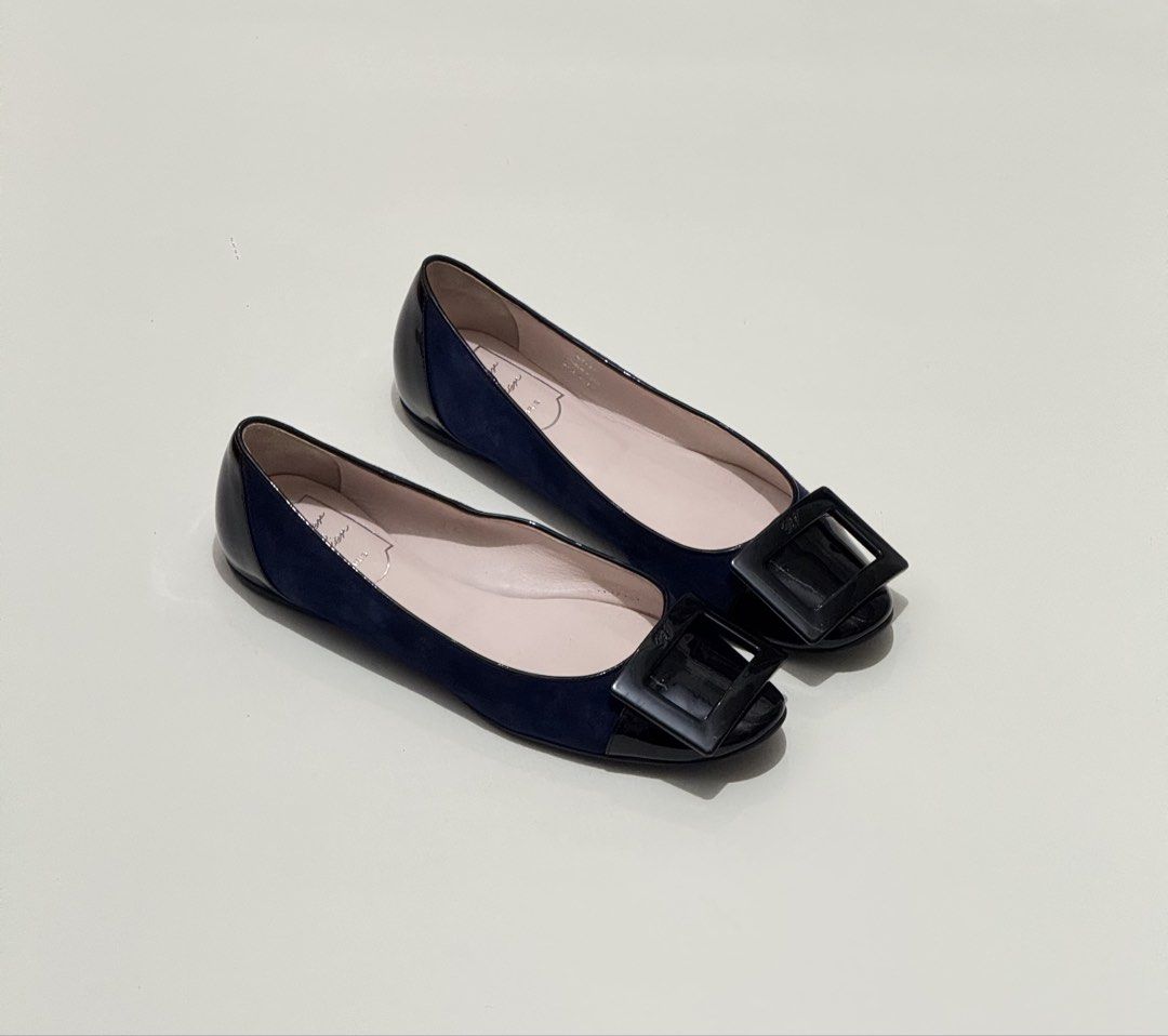Roger vivier (Category: Flats & Sandals) located in Quezon City. Submitted by byuklph (Listing ID 1467642646, Image 2). Description: Auth💯size35.5/23cm Excellent condition no inclusion .