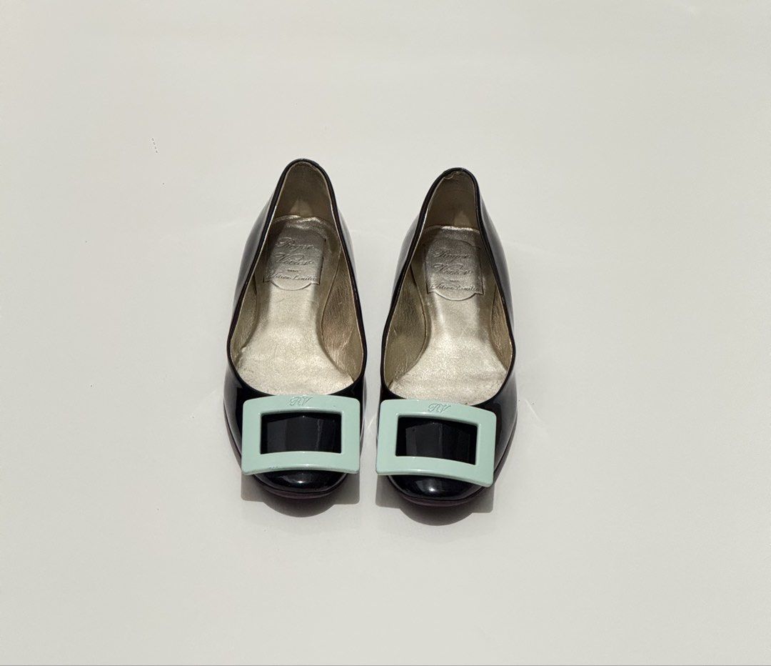Roger vivier limited edition (Category: Flats & Sandals) located in Quezon City. Submitted by byuklph (Listing ID 1467642322, Image 2). Description: Auth💯size35.5/23cm Excellent condition no inclusion .