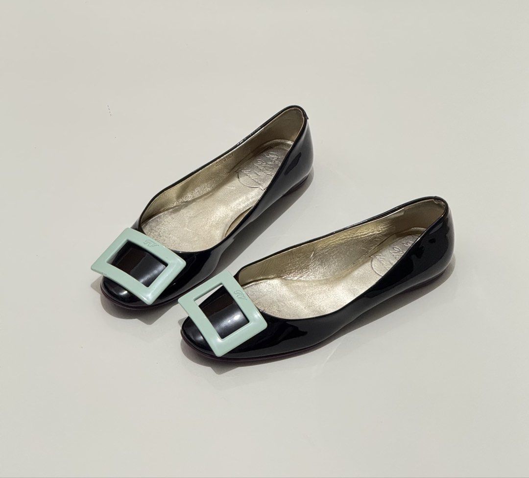 Roger vivier limited edition (Category: Flats & Sandals) located in Quezon City. Submitted by byuklph (Listing ID 1467642322, Image 1). Description: Auth💯size35.5/23cm Excellent condition no inclusion .