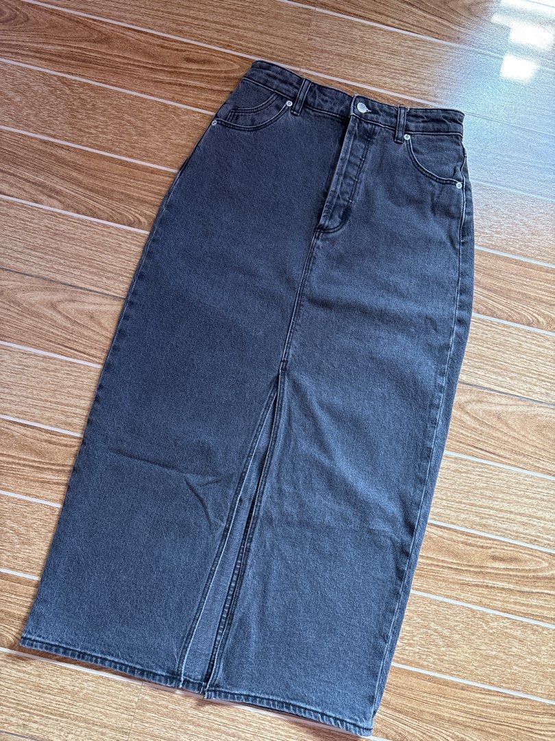 Rolla's Dark Grey Denim Midi Skirt (Category: Skirts) located in Manila. Submitted by _foryou (Listing ID 1467666605, Image 2). Description: dm for when worn! used only once bought from Australia!.