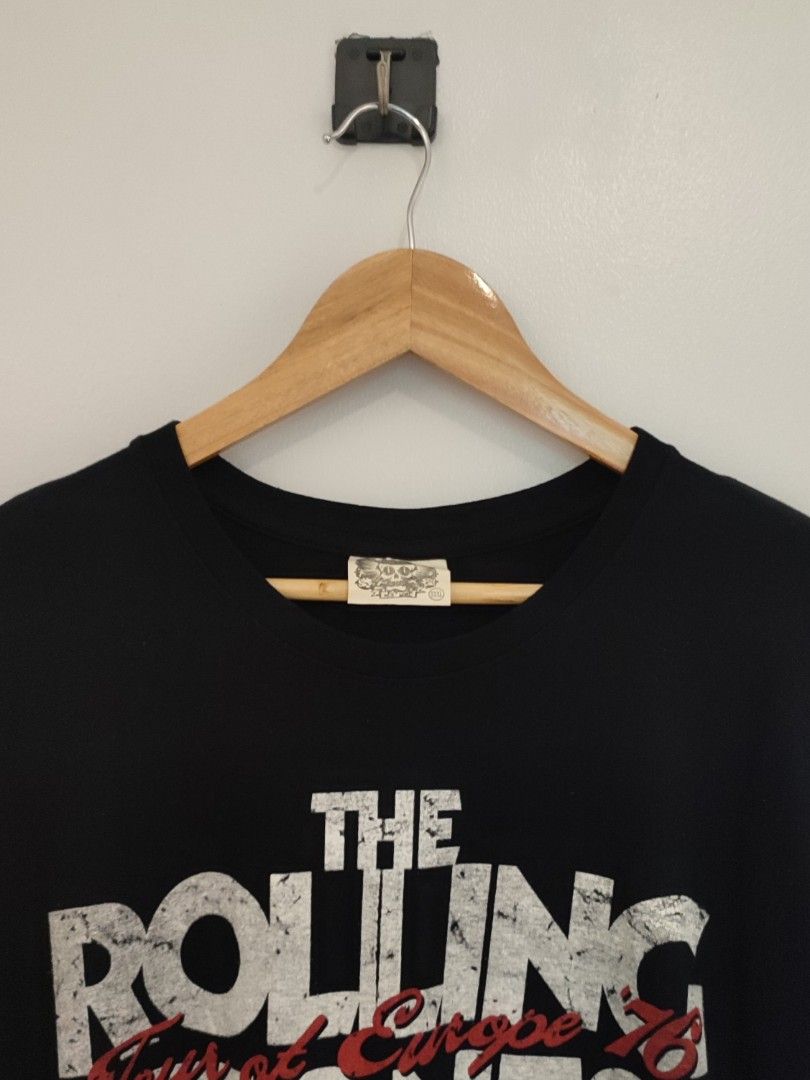Rolling Stones & Tupac Back To Back Print Tee (Category: Tshirts & Polo Shirts ) located in Ibajay. Submitted by trendholicrepublique (Listing ID 1467686204, Image 3). Description: Rolling Stones & Tupac Back To Back Print Tee 199 Php Color Rate 10/10 XXXL On Tag (23 x 30) Very Good to Excellent Condition (need wash).