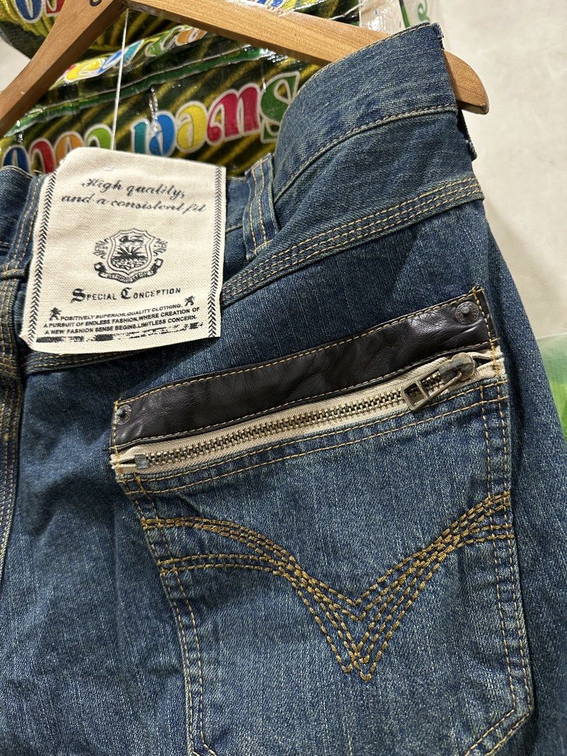 ROVER TRY Jeans (Category: Jeans) located in Baliuag. Submitted by thrift.king.ph (Listing ID 1467701951, Image 3). Description: Rover Try Jeans Brand new Width: 40-41 Length: 45 Leg opening: 9 .