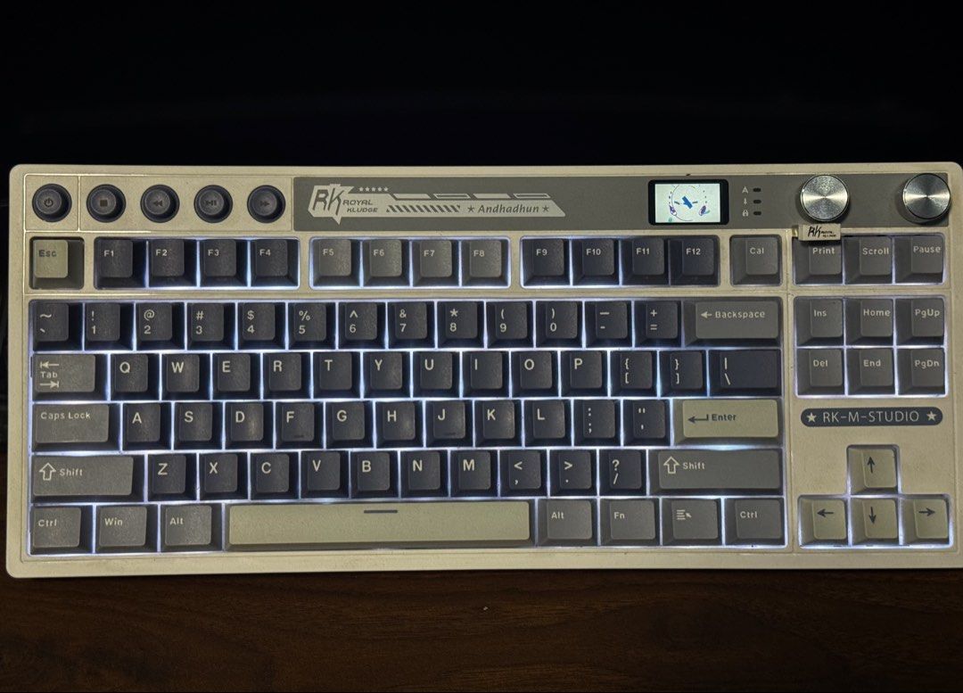 Royal Kludge M87 Gaming Keyboard (Category: Computer Keyboard) located in Batangas. Submitted by y2kgoons (Listing ID 1467637135, Image 2). Description: ☑️Good condition ☑️Can provide video test for Sure buyer ☑️within 1 week personal warranty Issue: No original box Slight Nego Mode of Transaction: Lalamove J&T Location: Lipa Batangas.