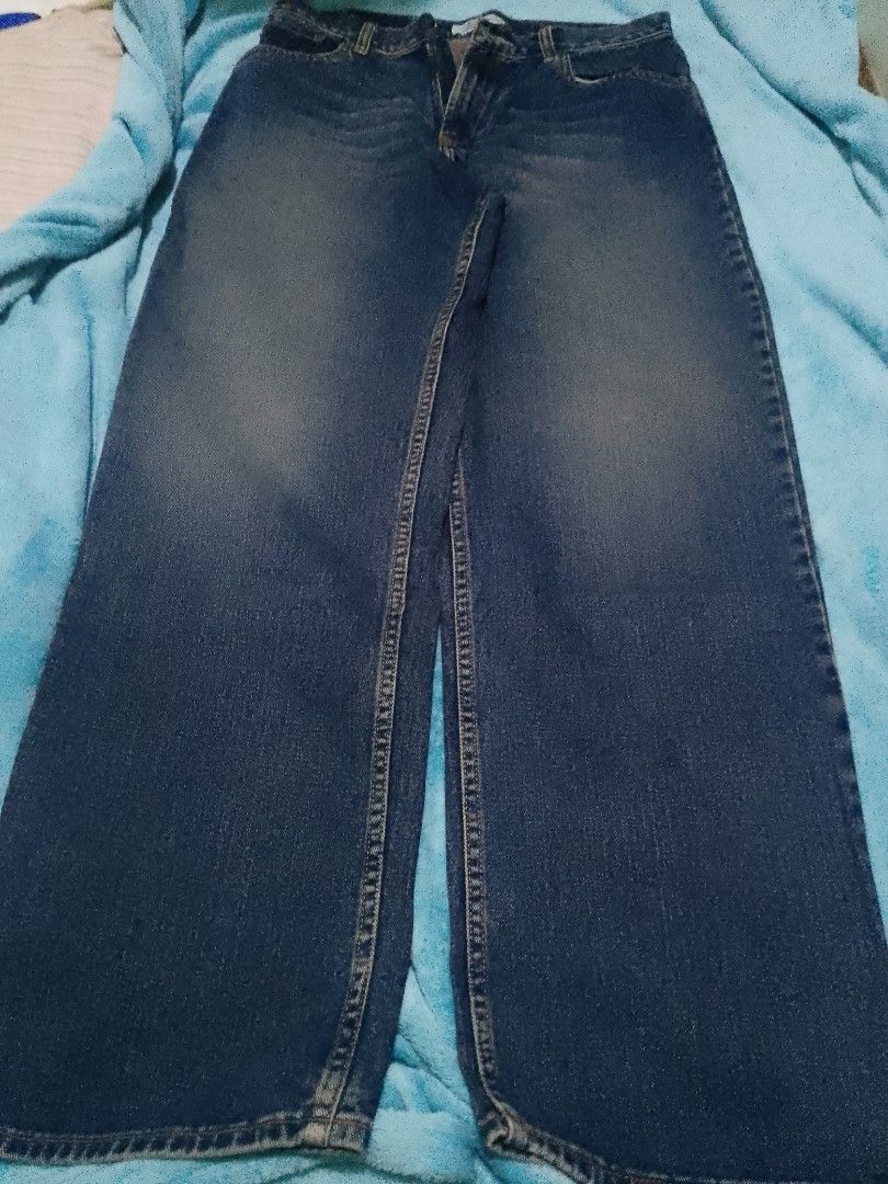 RRJ Denim Jeans Dark Blue (Category: Jeans) located in Manila. Submitted by joelgarcia.0000 (Listing ID 1467662354, Image 1). Description: - Brand: RRJ - Color/Wash: Dark blue with a nice faded wash on the front thighs - Fit: Classic straight cut - Closure: Standard button and zipper fly - Details: Sturdy fabric with contrast stitching along the seams - Condition/Usage: Great everyday wear staple.