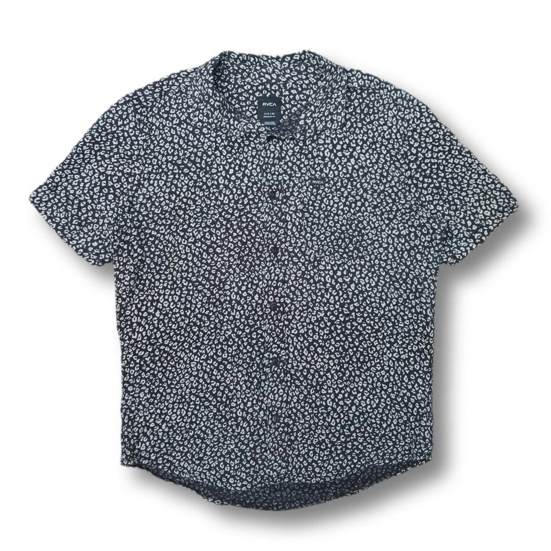 RVCA Leopard Print Short Sleeve Button Up (Category: Formal Shirts) located in Manila. Submitted by vvyein_ (Listing ID 1467613009, Image 1). Description: - Brand: RVCA - Style: Short sleeve button-up shirt - Pattern: Black and white leopard animal print - Size: Small (Regular fit) - Details: Left chest pocket with logo tag, branded buttons - Condition: Clean and ready to wear Size: S-M (Width: 20.5") (Lenght: 27") INCHES Condition: (Like new) Co