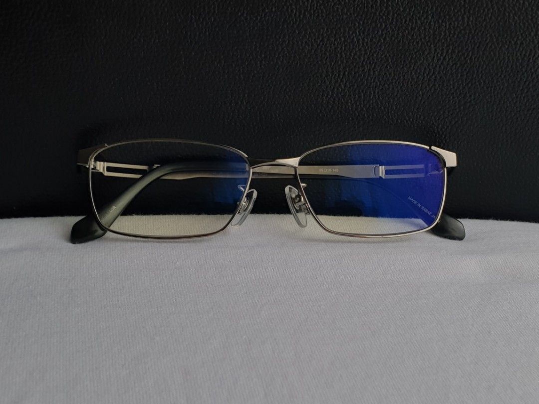Sabaetra Titanium Eyeglass Frame (Category: Sunglasses & Eyewear) located in Quezon City. Submitted by WasalakTwo (Listing ID 1467768631, Image 2). Description: Bought in Japan Durable and high quality Goodcondition Still presentable Lens are graded, but replaceable Open for delivery nationwide Front Width 13.3cm Front Height 3.4cm.