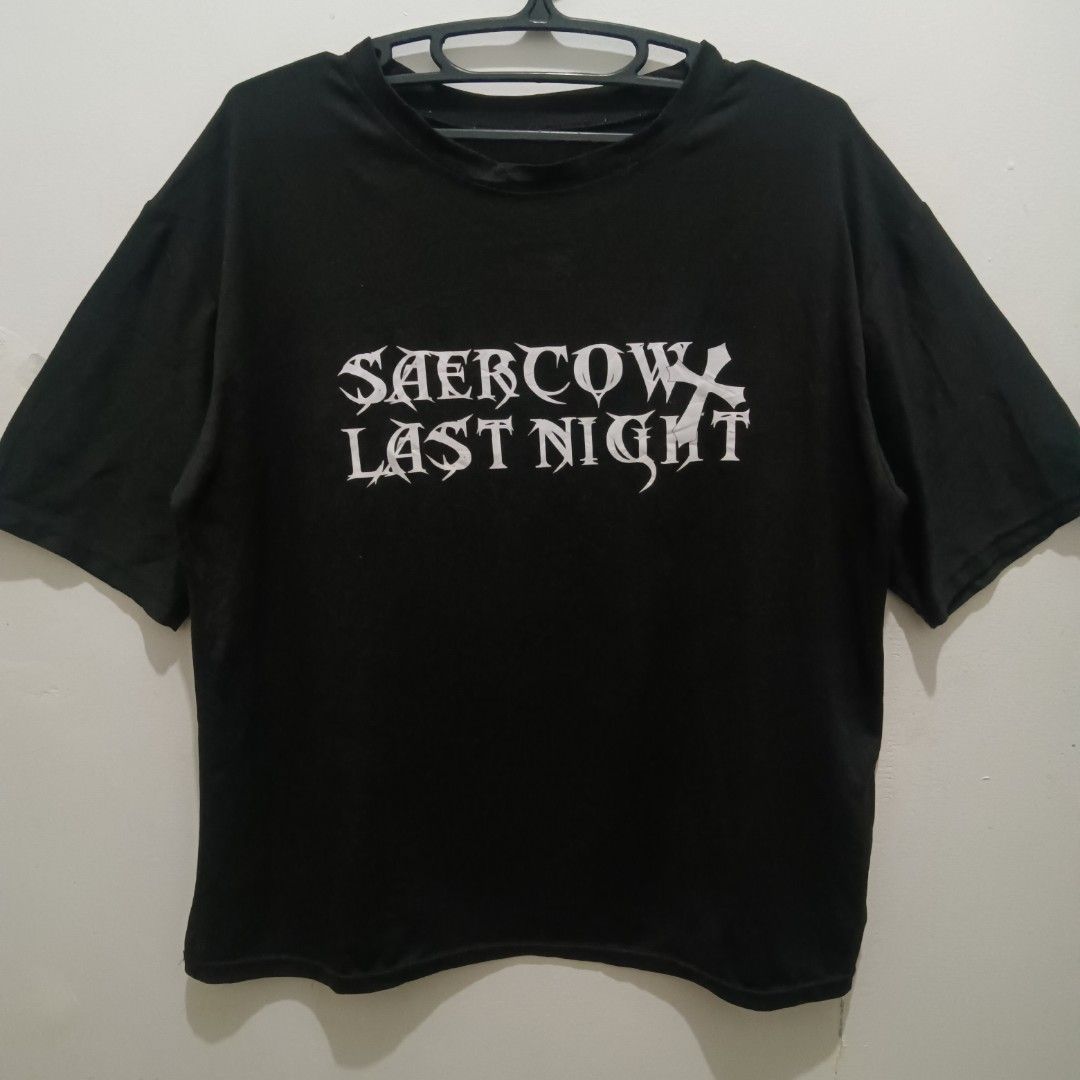 SAERCOW Graphic Shirt (Category: Tshirts & Polo Shirts ) located in Caloocan City. Submitted by jaychingsss (Listing ID 1467751761, Image 2). Description: Saercow Graphic Shirt - 50 21x26 Color Rate: 9/10 Cut Tags NEED WASH.