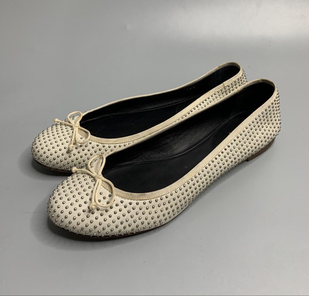 Saint Laurent Paris (Category: Flats & Sandals) located in Binan City. Submitted by disqualified_but_undefeated (Listing ID 1467772815, Image 2). Description: Saint Laurent Paris Studded Ballet Flats Womens Size- 36.5 In Good Condition •No Inclusions •Pair Only •Minimal Dirts Due To Usage •Please Check Detailed Photos Posted For Your Reference Thankyou!!! •These shoes are the Saint Laurent Studded Leather Ballet Flats, featuring ivory/white leath
