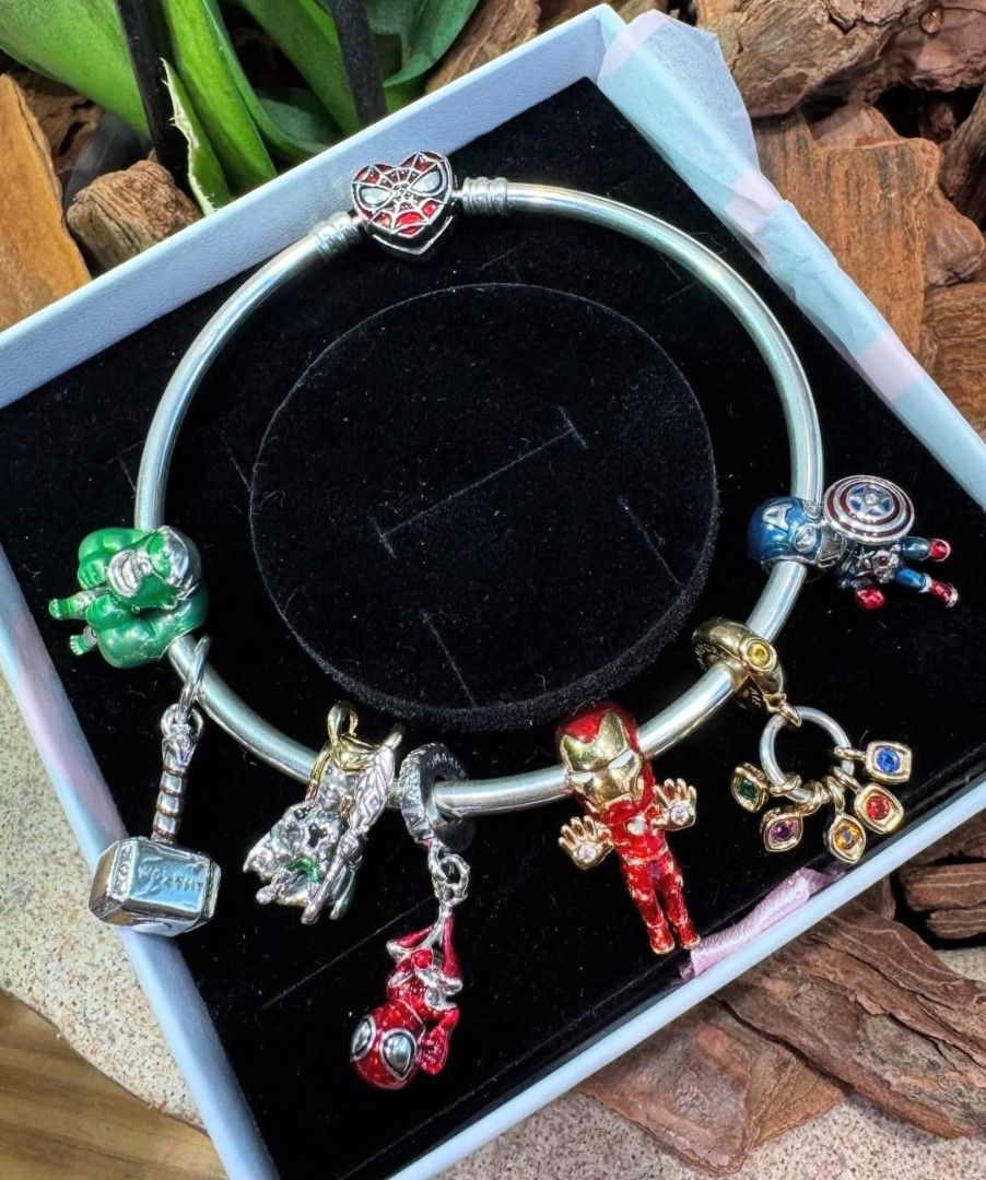 SALE❗Pandora Marvel Set (Category: Bracelets) located in Manila. Submitted by badaloves_u (Listing ID 1467618209, Image 1). Description: - 💯 Authentic Pandora with Authenticity ALE marks - FREE Box and Paper bag 🛍️ - ✨ FREE Cleaning to any Pandora Store 🛵 LALAMOVE courier for same day delivery 🚚 J&T provincial courier.
