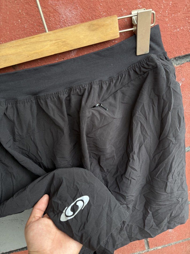 Salomon (Category: Shorts) located in Baguio. Submitted by mardimercredi14 (Listing ID 1467640346, Image 3). Description: 🔥 Salomon Dimensions: 30-40*18 Condition: excellent Color Rate: 10 ❌ needs laundry.