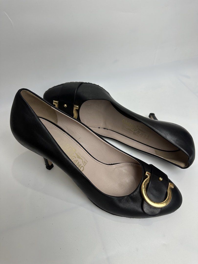 Salvatore Ferragamo Leather Gancini Pumps (Category: Sandals) located in Bacolod City. Submitted by 2k.archives (Listing ID 1467720272, Image 2). Description: Authentic / Original Size 7 1/2 24 cm.