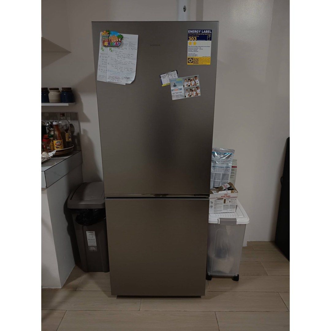 Samsung 2-Door Refrigerator - Bottom Freezer (Category: Refrigerators and Freezers) located in Rizal. Submitted by mariasdeclutteringshop (Listing ID 1467684885, Image 1). Description: Bought in June 2025 only. RFS: Moving out of the country. For pick up or delivery only on Nov 28 or 29. Payment can be installment until Nov 29 Features: * Samsung refrigerator * 2-door design with bottom freezer * Spacious refrigerator compartment with storage she