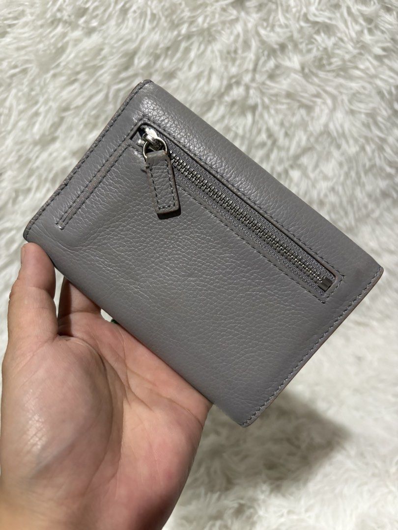 Samuel ashley (Category: Wallets & Card holders) located in Baguio. Submitted by rheaanne07 (Listing ID 1467832045, Image 2). Description: Medium wallet Genuine leather Ang mahal din ng brand na ito Pretty.