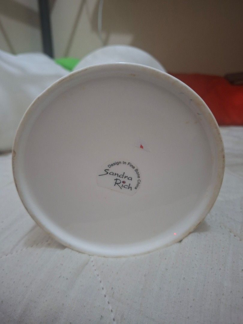 Sandra Rich Fine Bone China Deco Vase (Category: Vases & Decorative Bowls) located in Consolacion. Submitted by luxekerei (Listing ID 1467606843, Image 2). Description: .