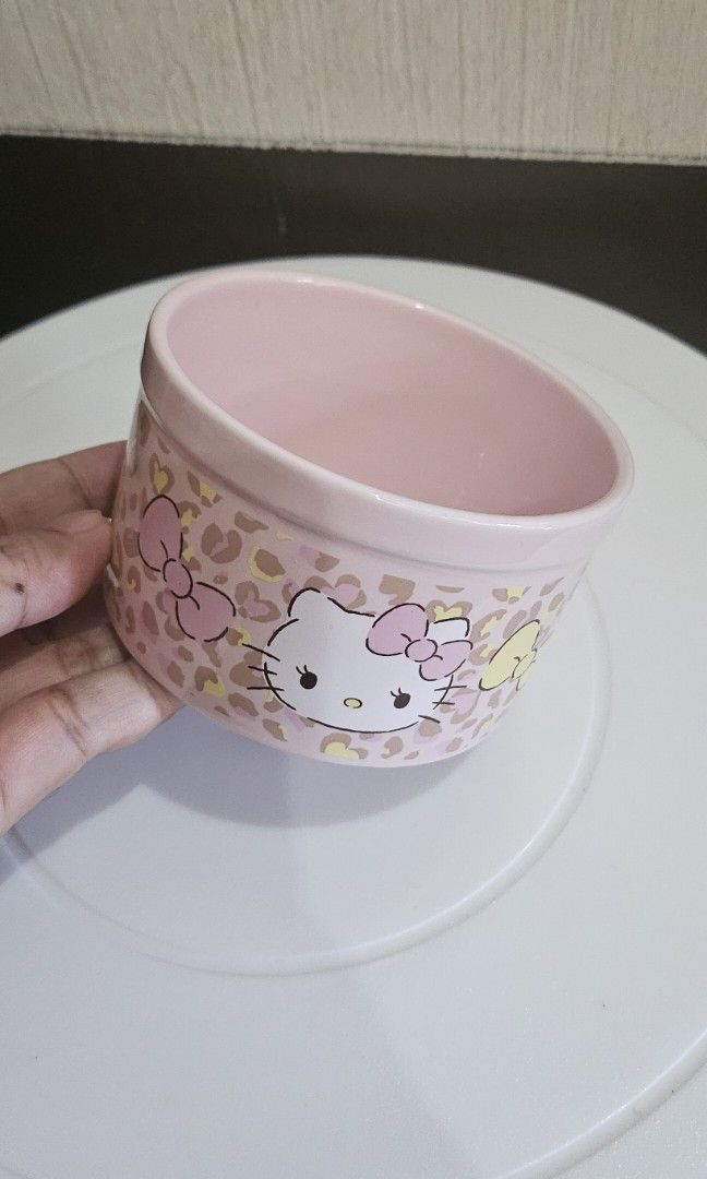 Sanrio hello kitty ceramics (Category: Dinnerware & Cutlery) located in Umingan. Submitted by liezelsona48963 (Listing ID 1467675648, Image 1). Description: 3.5 x 4 inches 2 inches height mop gcash.
