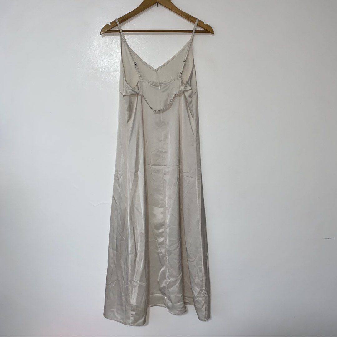 Satin dress (Category: Dresses) located in San Jose del Monte. Submitted by mamiracky (Listing ID 1467721058, Image 3). Description: .