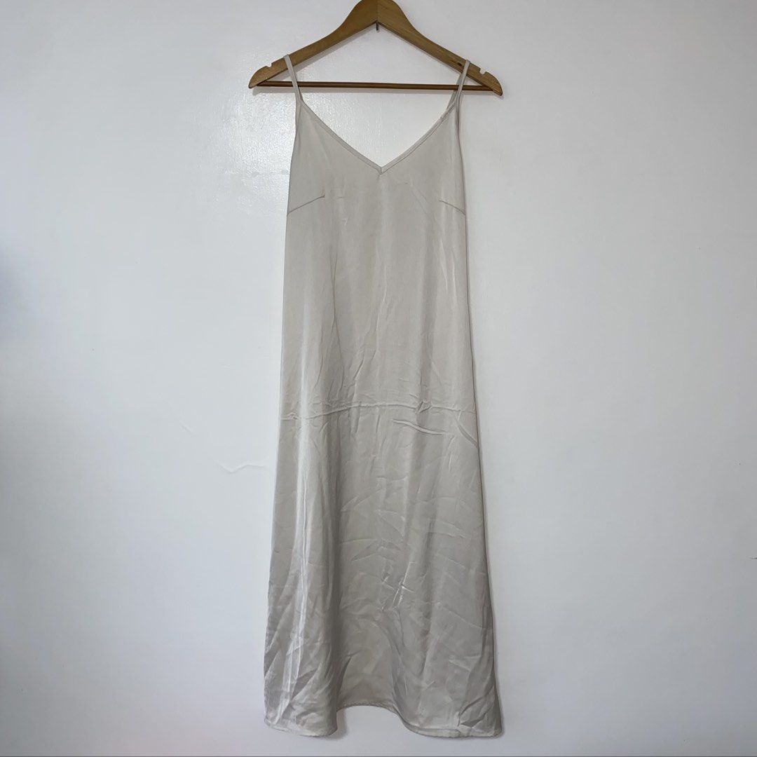 Satin dress (Category: Dresses) located in San Jose del Monte. Submitted by mamiracky (Listing ID 1467721058, Image 1). Description: .