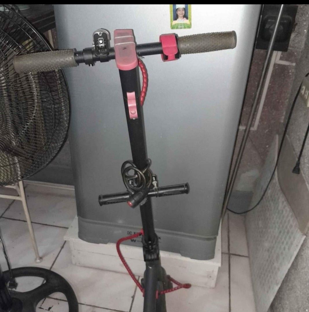 Scooter (Category: Skates, Rollerblades & Scooters) located in Manila. Submitted by vinzruiz15 (Listing ID 1467744884, Image 3). Description: need lng palitan battery good lhat.