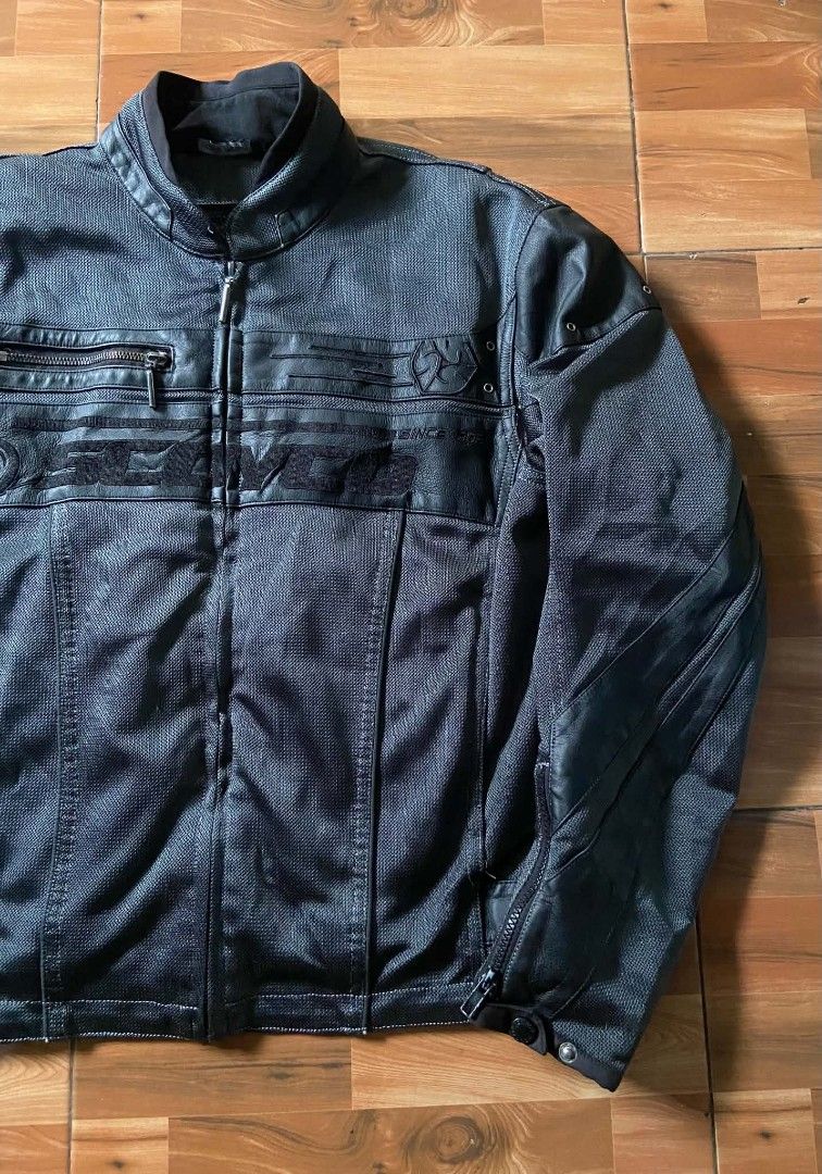 SCOYCO RACING JACKET (Category: Coats, Jackets and Outerwear) located in Nabua. Submitted by supermix5119 (Listing ID 1467641260, Image 3). Description: Scoyco Racing Jacket Medium Length:25 Width:20 Excellent Condition 2500+Sf.