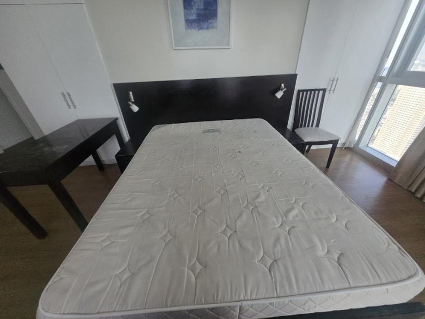 SECONDHAND URATEX KING SIZE MATTRESS WITH BED FRAME FOR SALE (Category: Bed Frames & Mattresses) located in Rizal. Submitted by morteebrand (Listing ID 1467730268, Image 3). Description: King size mattress with bed frame for sale.