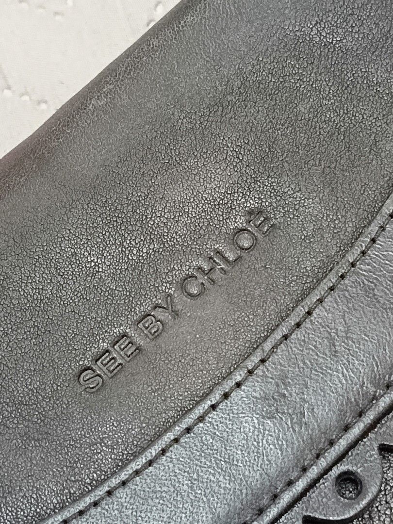 See By Chloé Long Wallet (Category: Luxury Bags & Wallets) located in Santa Cruz. Submitted by friendlyfire1 (Listing ID 1467653153, Image 3). Description: +SF.