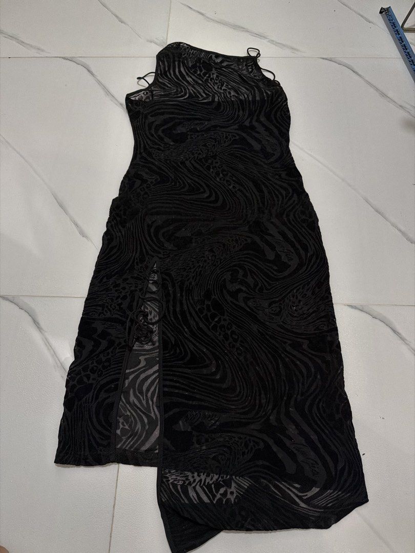 See-through dress (swipe for when worn) (Category: Evening dresses & gowns) located in Las Pinas. Submitted by gmonteros (Listing ID 1467678535, Image 1). Description: .