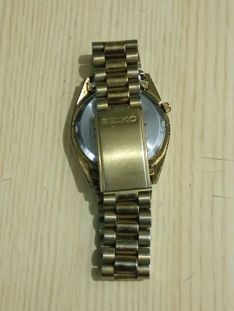 Seiko automatic (Category: Men's Watches) located in Las Pinas. Submitted by quick_deals_great_finds2 (Listing ID 1467733335, Image 3). Description: Original good working condition 35mm fits wrist 7 inches.