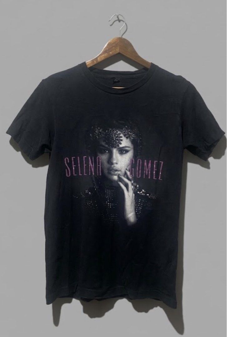 SELENA GOMEZ WORLD TOUR 2013 (Category: Shirts) located in Davao. Submitted by ronz31 (Listing ID 1467773104, Image 1). Description: PTPA/FS SELENA GOMEZ TOUR 2013 SMALL/DATED 2013 W:18" L:26" DM📩.