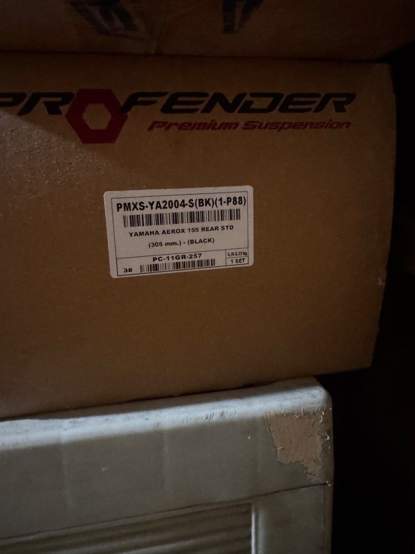 Selling Profender x series for Aerox (Category: Suspension Parts & Accessories) located in Manila. Submitted by aeroxcrunch (Listing ID 1467781034, Image 3). Description: Selling Profender x series for aerox 155 15000 (nego) Marikina area.