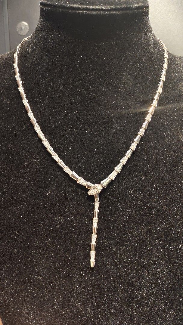 Serpent Necklace 14k (Category: Necklaces) located in Quezon City. Submitted by dimps0507paul (Listing ID 1467830070, Image 1). Description: 22.8g 14k 240000.