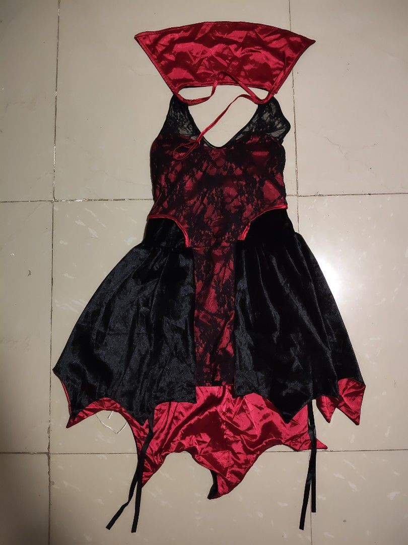 Sexy Vampire costume (Category: Evening dresses & gowns) located in Cavite. Submitted by nobledeer_10a275_598 (Listing ID 1467736648, Image 1). Description: Medium to large .