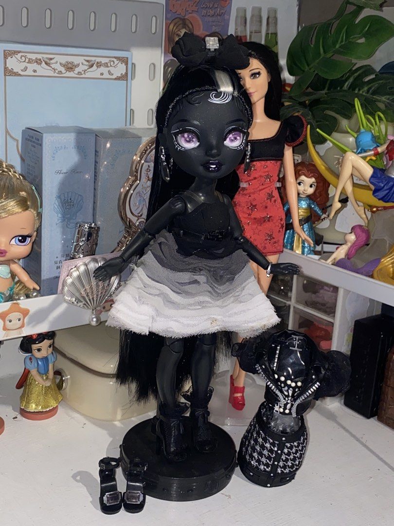 Shadow high shanelle onyx (1k) (Category: Kids Toys) located in Cavite. Submitted by killerstylezz (Listing ID 1467700695, Image 1). Description: Shadow High, Shanelle Onyx (1k) FIRST TO PAY Complete Faded eyes only Manage your expectations Strictly no refund Mop : gcash Mod : jnt (buyer handles sf).