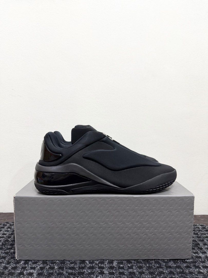 SHAI 001 CHARM BLACK Size 10 (Category: Sneakers) located in Paranaque City. Submitted by tellemkicks (Listing ID 1467695702, Image 1). Description: for sale or trade shai 001 charm black size 10 brandnew with box ₱8,995 only! PARAÑAQUE LOCATION 📍.