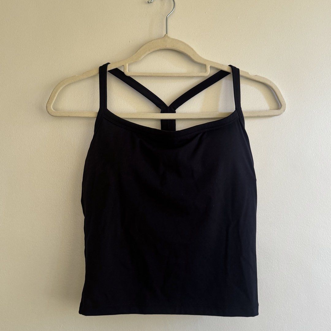 Shape acctive Medium (Category: Activewear) located in Manila. Submitted by basedinmanila (Listing ID 1467738722, Image 1). Description: Brandnew just tested, never rly worn rfs: too big on me medium on tag.