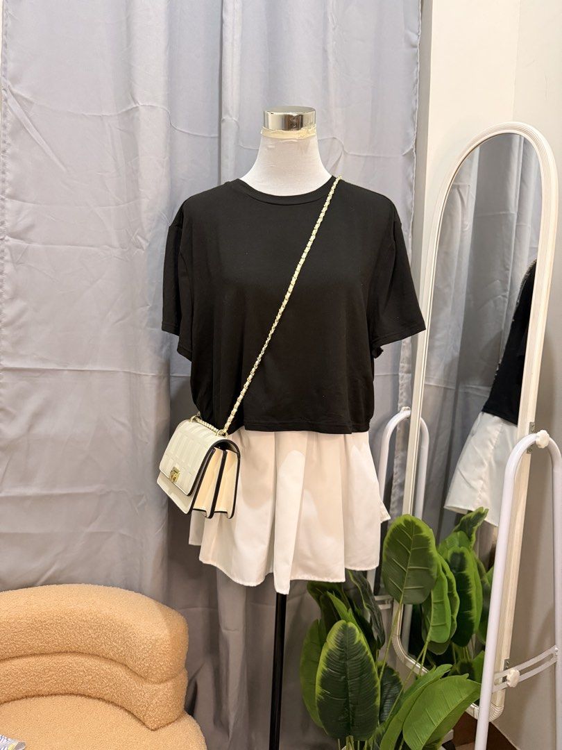 Shein 4XL Curve Statement Black Top (Category: Shirts) located in Quezon City. Submitted by kaye_oineza (Listing ID 1467711083, Image 1). Description: Black - Printed Back Shein Top ✨ Upto XXL 🦋 Curve 4XL on tag! 🦋 Stretchy.