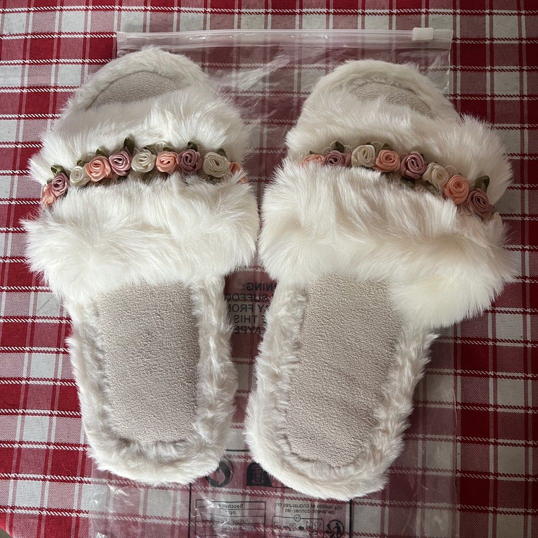 shein bedroom wedding slippers (Category: Slippers and slides) located in Quezon City. Submitted by dressingroombylech (Listing ID 1467693156, Image 1). Description: .