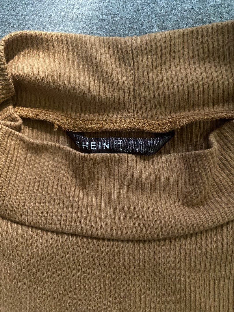 SHEIN Brown Semi-Croptop Tee (Category: Shirts) located in Pasig City. Submitted by ellerarissime (Listing ID 1467657876, Image 2). Description: RFS: Decluttering. Size: L on Tag but can only fit Xs-Med Sales are slightly negotiable. PM for more item inquiries. Loc: Pasig (Santolan Area).