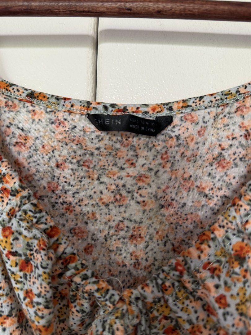 SHEIN Floral & Polka Dot Crop Tops Bundle (Category: Sleeveless) located in Iloilo. Submitted by trixiaaa18 (Listing ID 1467626305, Image 3). Description: Both size S..
