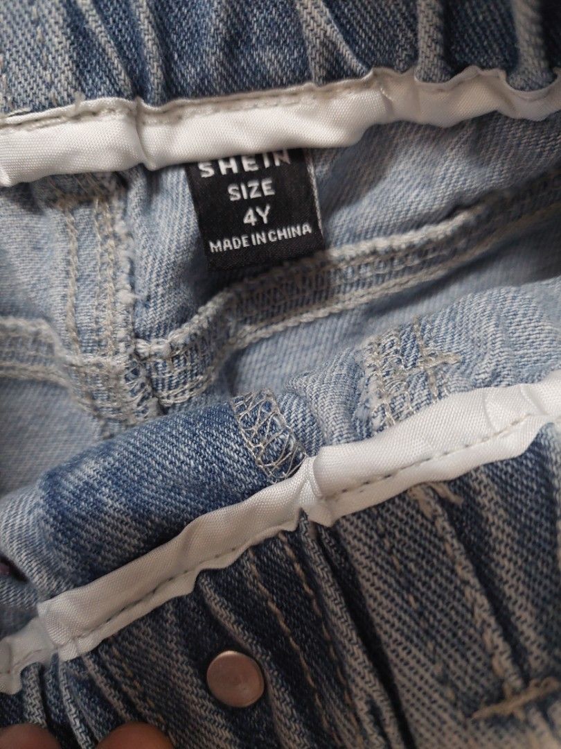 SHEIN kids Denim short (Category: Babies & Kids Fashion) located in Taguig. Submitted by thrifthub.ph (Listing ID 1467657974, Image 3). Description: As in bago pa.minsan lang na suot..