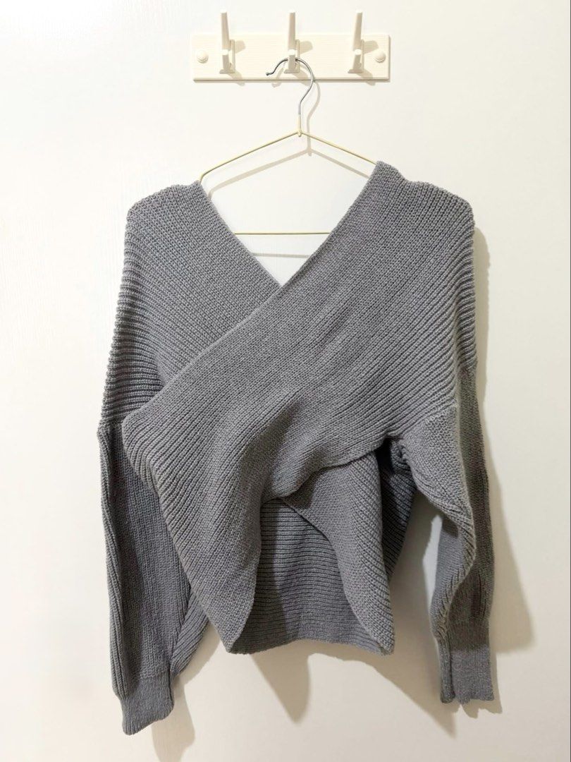 Shein Knitted Wrap Top (Category: Longsleeves) located in Manila. Submitted by gbrlldeclutters (Listing ID 1467731479, Image 1). Description: .