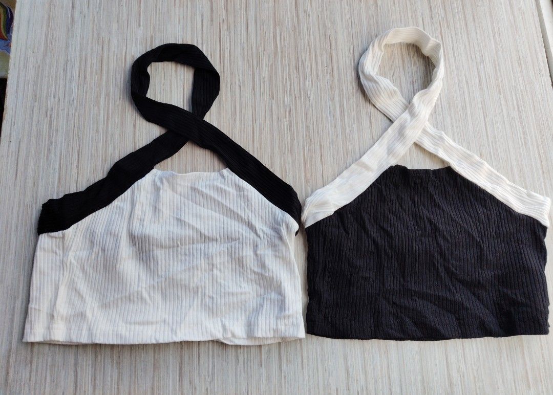 SHEIN Ribbed Halter Crop Tops Black White (Category: Sleeveless) located in Siquijor. Submitted by thesummit26 (Listing ID 1467671132, Image 1). Description: like new , 11 yrs old fit xs-small adult.
