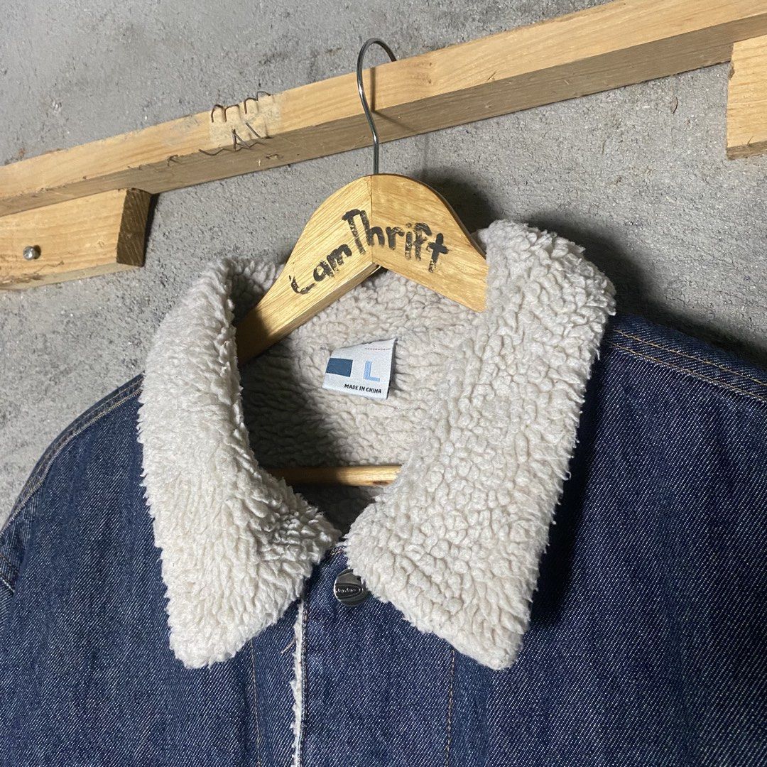 Sherpa Lined Denim Jacket Size L (Category: Coats, Jackets and Outerwear) located in Camiling. Submitted by camthrift_2024 (Listing ID 1467719629, Image 3). Description: JAY JAYS DENIM WORK JACKET SHERPA LINED (DIAMOND STITCH) 23.5x28 (L-XL) COLOR RATE: 10/10 ISSUE:❌❌❌ ₱600 PEDE VC SA JNT SHIP NOW OPEN FOR TERMS UNLI VOUCH GCASH JNT CAMILING, TARLAC📌 - Style: Classic blue denim jacket with dark wash and contrast yellow stitching - Lining: Cozy w