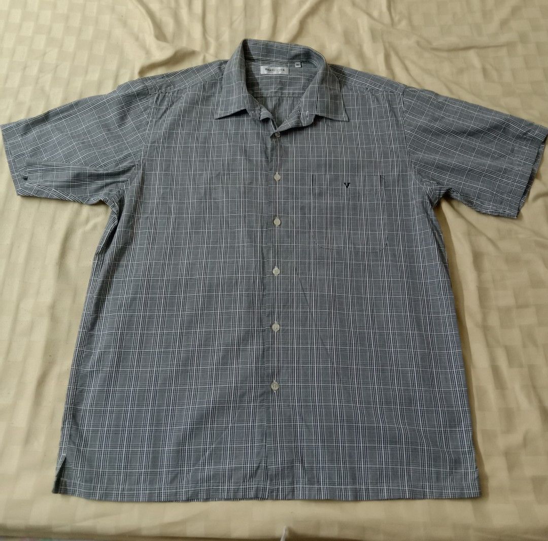 Short Sleeve Van Heusen Button-Down Shirt (Category: Tshirts & Polo Shirts ) located in Manila. Submitted by aoki_louise (Listing ID 1467751615, Image 1). Description: 📌 Size - XL - Width - 23inch - Length - 29inch 📌 Additional Notes - Manage your expectations - Actual color may vary slightly due to lightings.