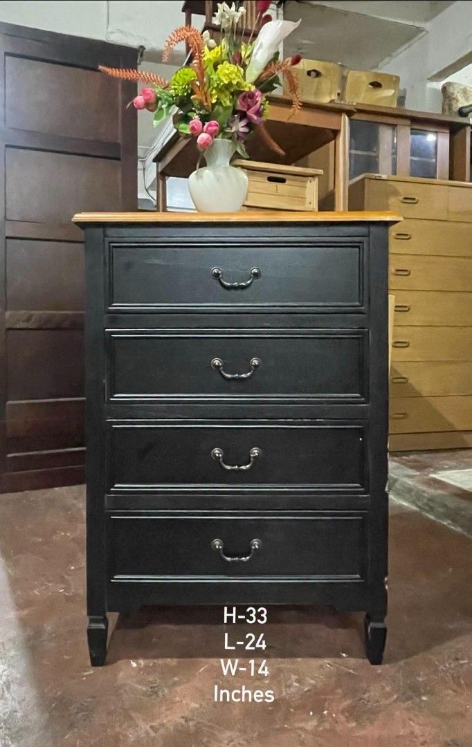 Side Drawer Nighstand (Category: Shelves, Cabinets & Racks) located in Quezon City. Submitted by dannikkishoppe2 (Listing ID 1467837779, Image 2). Description: Side Drawer Nighstand ‼️₱5500‼️ ✔️ Sturdy Wooden Construction ✔️ Durable and Functional ✔️ Perfect for Bedroom, Living Room, or Office ✔️ Ideal for Extra Storage and Home Organization Please manage your expectations as there might be minimal flaws. Color may vary due to lighting, it may ap