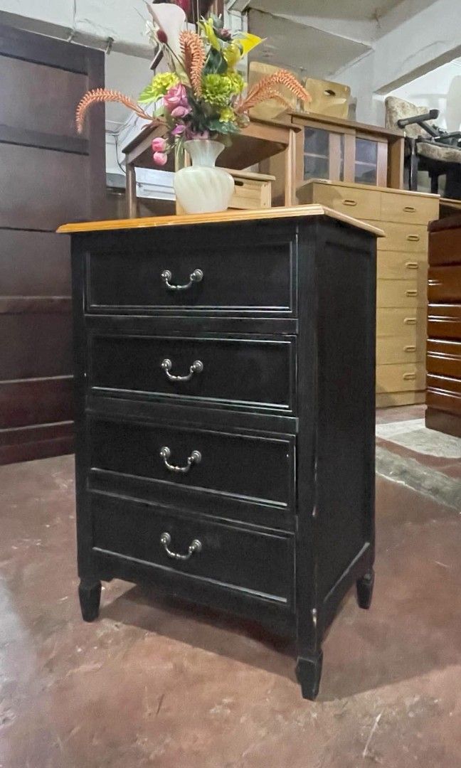 Side Drawer Nighstand (Category: Shelves, Cabinets & Racks) located in Quezon City. Submitted by dannikkishoppe2 (Listing ID 1467837779, Image 3). Description: Side Drawer Nighstand ‼️₱5500‼️ ✔️ Sturdy Wooden Construction ✔️ Durable and Functional ✔️ Perfect for Bedroom, Living Room, or Office ✔️ Ideal for Extra Storage and Home Organization Please manage your expectations as there might be minimal flaws. Color may vary due to lighting, it may ap