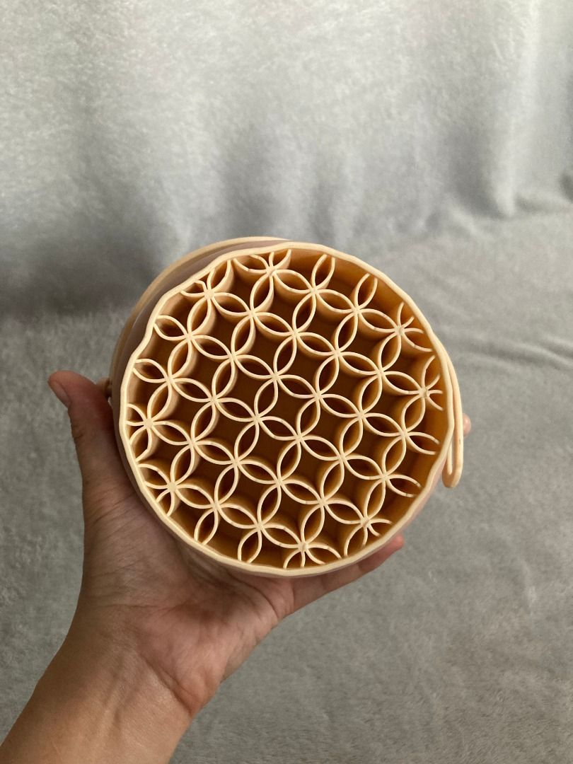 Silicone Makeup Brush Cleaner Folding Bowl (Category: Makeup) located in Rizal. Submitted by sheeraay (Listing ID 1467706031, Image 3). Description: - Color: Pink and beige - Material: Flexible silicone - Textured base with multi-pattern design for deep cleaning various brush sizes - Collapsible design folds flat for compact storage and travel - Handy side handle for easy grip and control - Quick and efficient way to wash your makeup brushes.