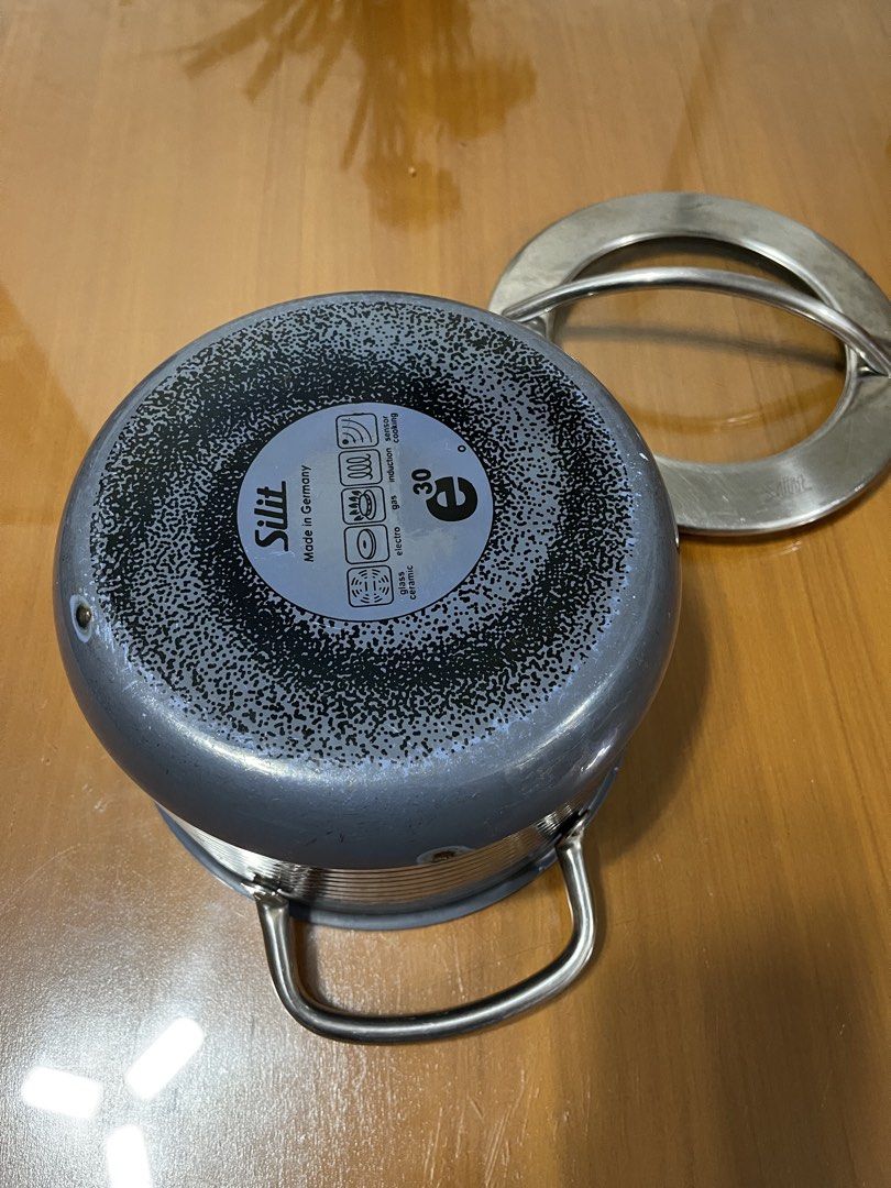 Silit Germany Cast Iron Pot 20cm (Category: Cookware & Accessories) located in Quezon City. Submitted by doublelkitchenware (Listing ID 1467614775, Image 3). Description: Silit Cast Iron Pot with original cover Made in Germany 20x13cm Induction / Gas / Electric Solid, makapal and mabigat Makinis loob. Sign of usage sa lip and labas ng pot. See photos Pick up or shipping via lalamove Provincial j&t🚚 Novaliches Qc.
